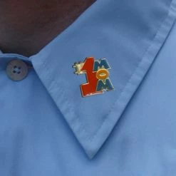 Bewild #1 Mom Lapel Pin