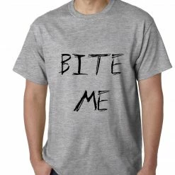 Bewild Cool Funny & Offensive Bite Me Zombie And Vampire Lovers Mens T-shirt