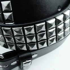 Bewild Classic Pyramid Studded Leather Belt