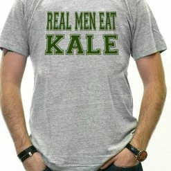 Bewild Real Men Eat Kale Men's T-shirt